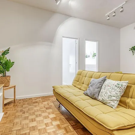 Travel & Live Alegria 248 * Porto