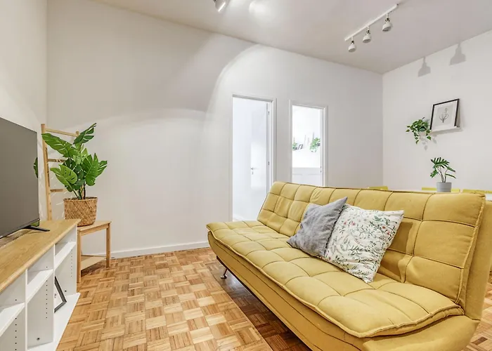 Travel & Live Alegria 248 * Oporto